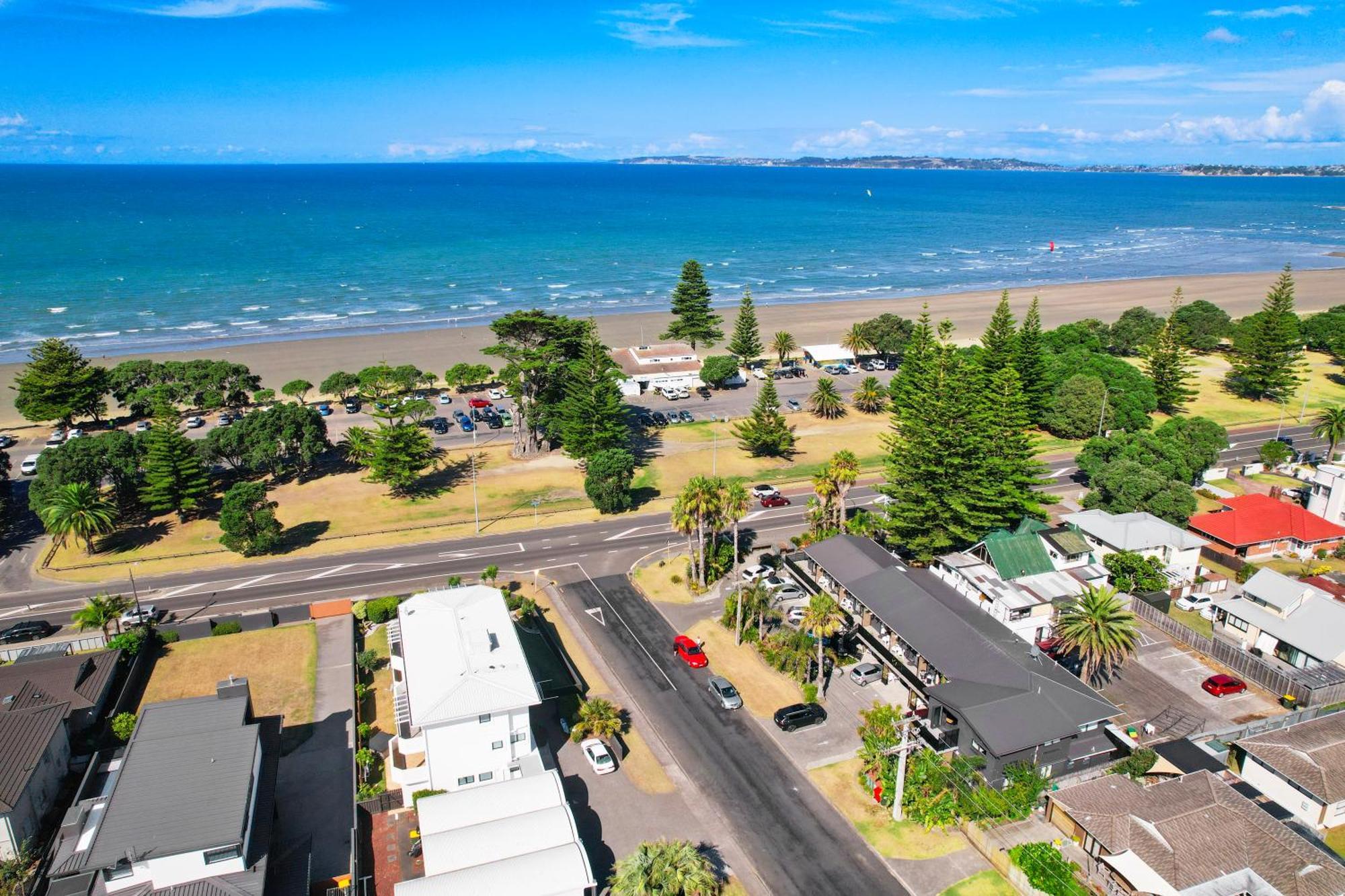 Orewa Beachcomber Exterior photo